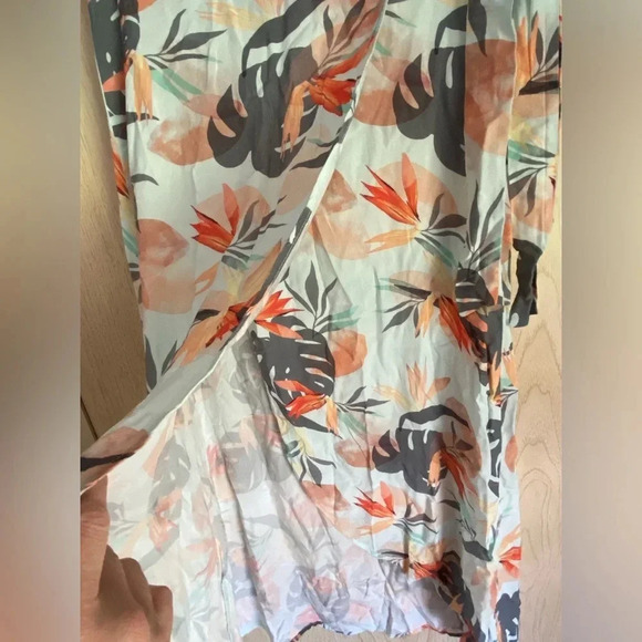Shore Tropical Print Rayon Wrap Skirt Sz Medium - Picture 2 of 11